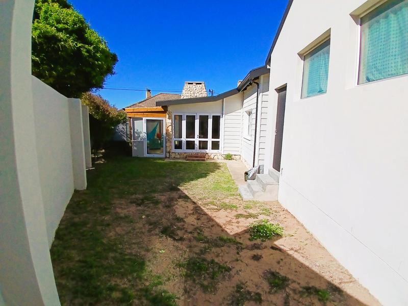 4 Bedroom Property for Sale in Stilbaai Wes Western Cape